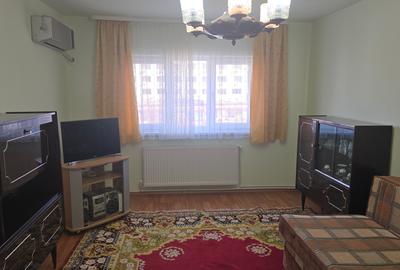 Inchiriez apartament 2 camere decomandat in Deva pe Liliacului, etaj 2, - 1