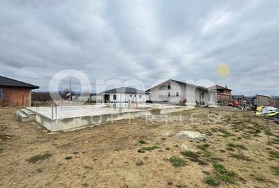 Teren intravilan cu fundație | panoramă deosebită | Cătălina | 1000 mp - 2