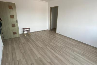 OFERTA 3 camere semidecomandate renovat, izolat in zona Centrala