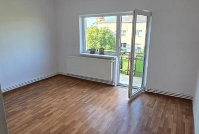 Apartament cu 3 camere, Micro 17,  Bld Independentei - 14