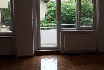 Inchiriere vila etajele 1+2+M Cotroceni metrou spital Eroilor imobil 2002 - 9