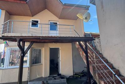 Casa de vanzare in Chiajna - 2 corpuri locuibile + spatiu comercial - 32