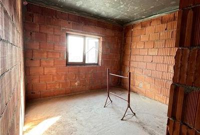 Sacalaz - Zona excelenta - Duplex spatios - 5 camere - P+1 - Locuri de parcare i - 13