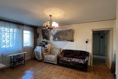 Apartament cu 3 camere semidecomandat în Drumul Taberei