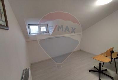 Ultracentral - Vilă 323 mp - Ideală sediu firmă / clinică / birouri - 22