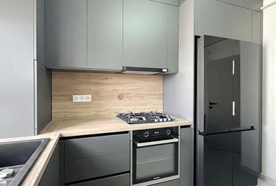 Structura Generoasa Zona Coresi Mall - 14