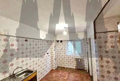 Apartament de vanzare in imobil dupa '80 cu loc de parcare in curte - 2