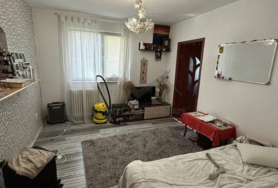 Apartament cu 2 camere nedecomandat în Alexandru cel Bun
