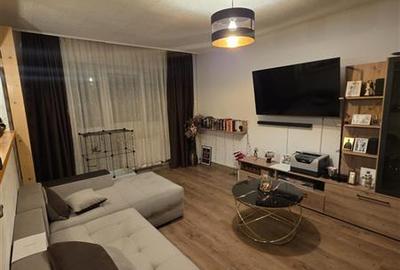 Apartament cu 2 camere decomandat, mobilat în Republicii