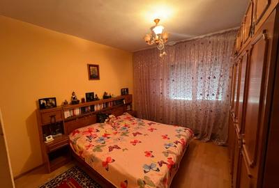 Ap. 3 camere de inchiriat Centru - 1