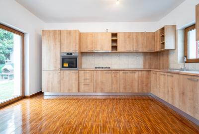 Vilă stradală Iancu Nicolae – 252 mp, ideală birouri/clinică, curte și parcare . - 8