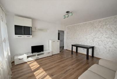 Apartament cu 3 camere semidecomandat, mobilat în Nord