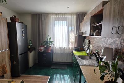 Vand apartament 4 camere - 1
