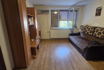 Apartament 2 camere semidecomandat, centrala termica, Rovine