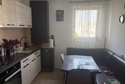 Se vinde ! Apartament cu 2 camere - 3