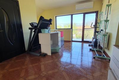 Proprietar vând casă individuală pe colț în zonă liniștită - 10