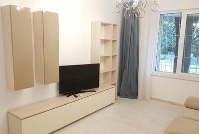 Apartament cu 3 camere semidecomandat, mobilat în Floreasca