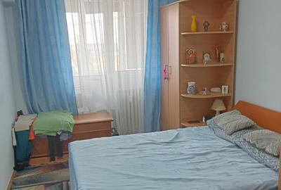 Apartament cu 3 camere decomandat în Rahova
