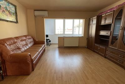 Apartament spațios cu două camere, etajul 4 cu acoperiș. - 1