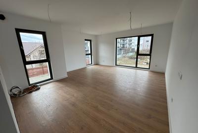 Apartament cu 3 camere în Calea Moldovei