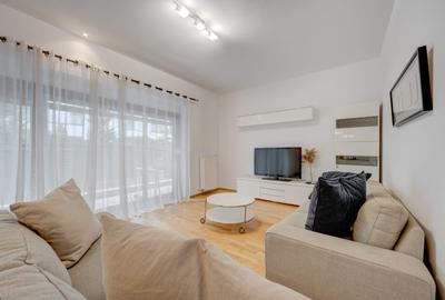 Apartament cu 4 camere decomandat, mobilat în Băneasa