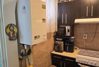 Vand apartament cu 2 camere cu GARAJ in Deva, Dacia (Romanilor), etaj 2, - 4