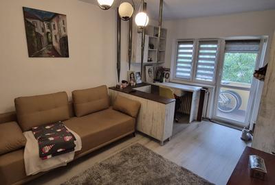 Apartament 2 camere , decomandat, et. 3, strada  Andrei Muresanu - 5