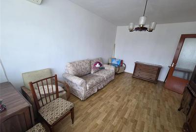 Apartament cu 2 camere decomandat în Tei