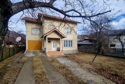 Casă individuală cu 6 camere în Chiojdu
