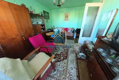 Apartament cu 3 camere decomandat în Dâmbu Pietros