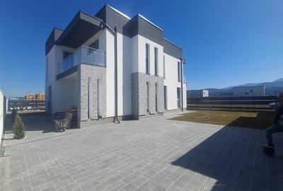 Vila moderna de 4 camere in Cristian - 2