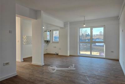 Apartament cu 3 camere semidecomandat în Galata