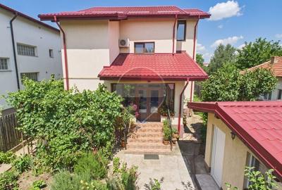 Casă individuală cu 4 camere în Central