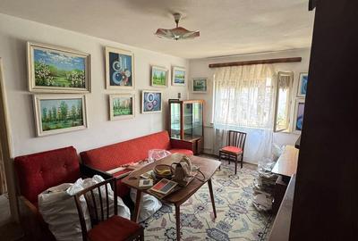 Apartament cu 3 camere semidecomandat în Ultracentral