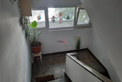 2 camere semidecomandat, etaj intermediar Parcul National - 13