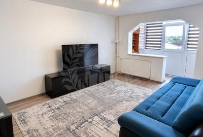 Apartament cu 3 camere decomandat, mobilat în Republicii