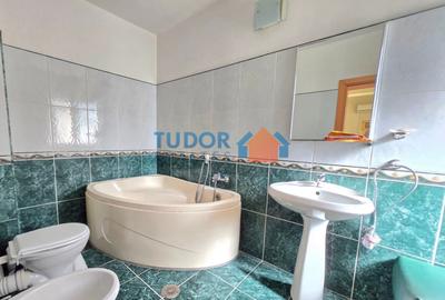 Vilă elegantă cu 5 dormitoare, grădină privată de 500 mp, terasă și garaj - 11