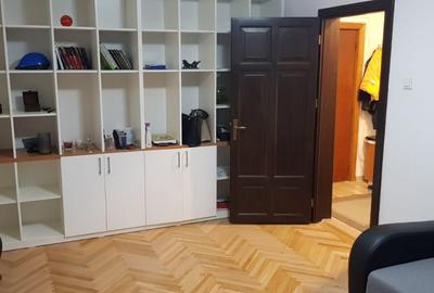Proprietar - Inchiriez ap. 3 camere Centrul de Afaceri - Complex - 3