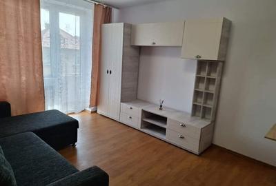 Garsonieră nedecomandată, mobilată în Complex Studențesc