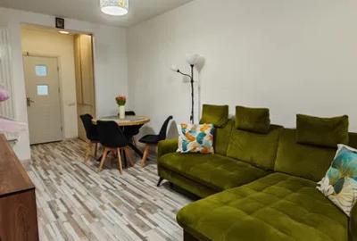Apartament cu 3 camere semidecomandat, mobilat în Florești