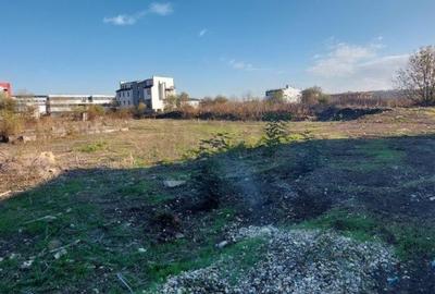 Teren Construcții intravilan de 2500 mp, în Nord
