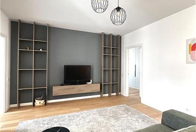 Apartament cu 3 camere semidecomandat, mobilat în Pipera