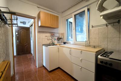 Apartament cu 2 camere decomandat în Eroii Revoluției