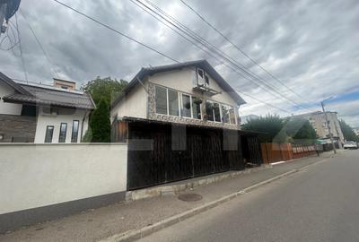 Casă individuală cu 6 camere în Micro 4