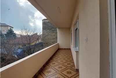 Apartament 5 camere central, renovat, pentru locuit sau birou - 12