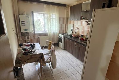 1 Decembrie-Pallady,apartament 3 camere decomandat - 4