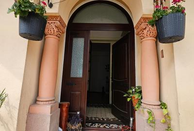 Ideal birou /Parter /5 camere in vila  interbelica /renovat /curte/Sector  2 - 2