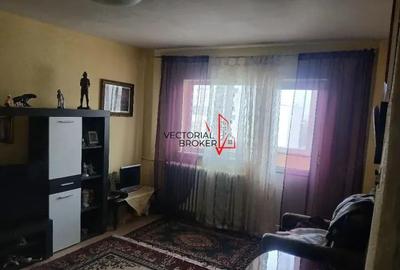 Apartament cu 3 camere decomandat în Basarabia