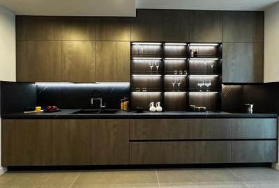 Apartament cu 4 camere semidecomandat în Arcul de Triumf