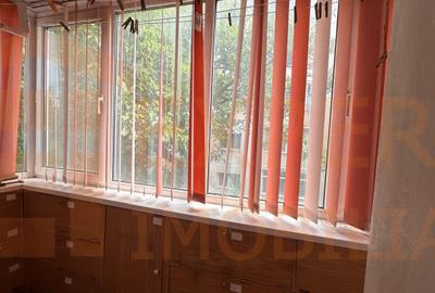 Apartament 4 camere de vânzare în Poarta 6, etaj intermediar - 4